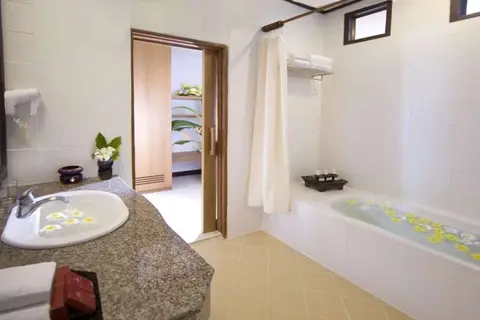 Thai House Beach Resort in บ้านละไม — foto 18