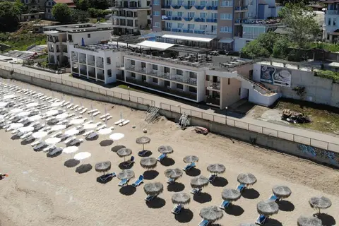 Paraizo Beach in Обзор — foto 13