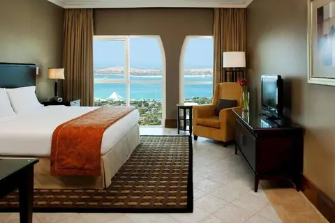 Sheraton Khalidiya Hotel in الحِصِن