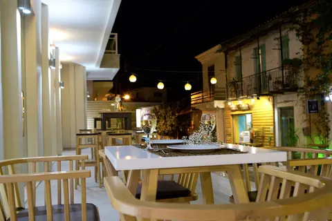 Grand TheoNi Hotel Suites & Spa in Municipal Unit of Apollonioi — foto 17