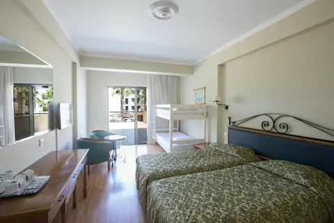 Tsokkos Gardens Hotel in Παραλίμνι — foto 19