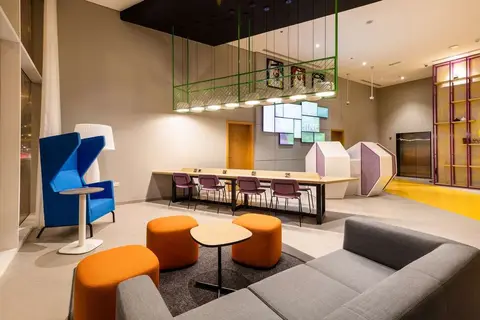Studio M Arabian Plaza in Dubai — foto 6