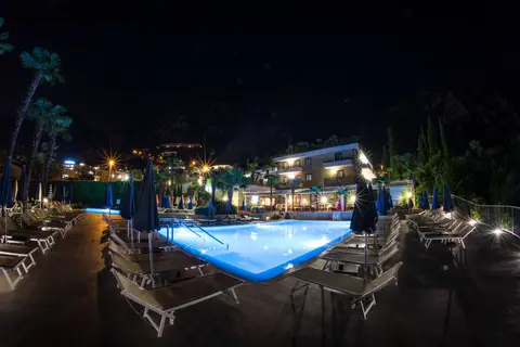 Royal Village in Limone sul Garda — foto 21