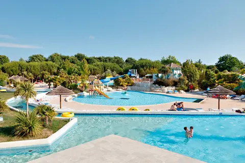 Sequoia Parc in Saint-Just-Luzac — foto 2