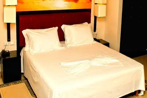 Hotel New York in Vlorë — foto 9