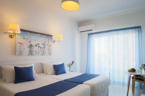 Mikes Kanarium City Hotel in Larnaca — foto 15