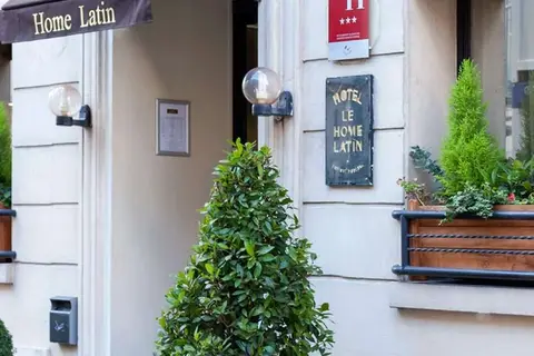 Home Latin in Parijs, foto 10