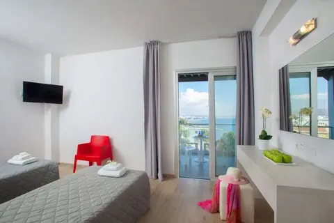 Harmony Bay Hotel in Limassol — foto 14