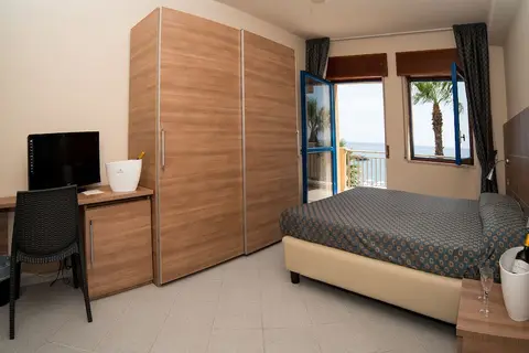 Elihotel in Sant'alessio Siculo — foto 29
