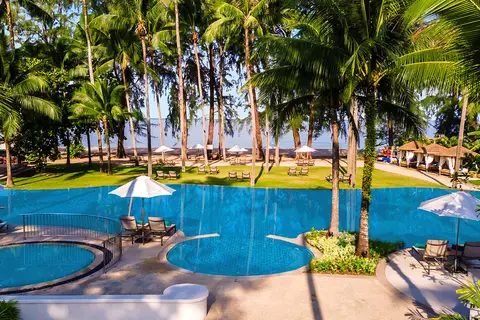 Outrigger Khao Lak Beach Resort in คึกคัก