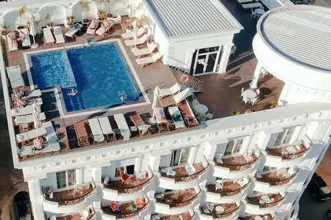 Empire Hotel in Durrës