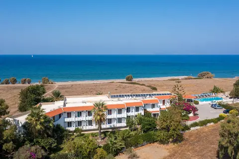Nirvana Beach Hotel in Θεολόγος — foto 10