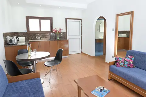 Loutsiana Hotel Apts in Ayia Napa — foto 3