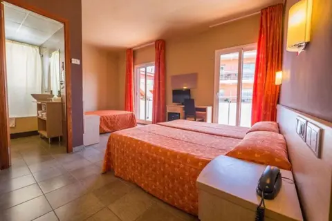 Tossa Beach Center in Tossa de Mar — foto 13