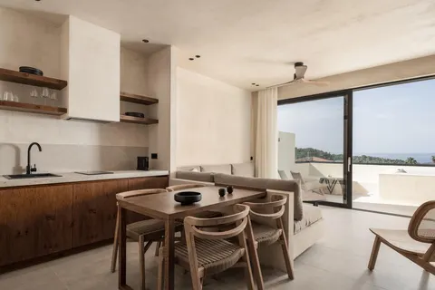 Seven Rocks in Pallini Municipal Unit — foto 11
