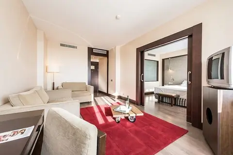 Hotel Mercader in Madrid — foto 21