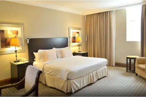 Sheraton Khalidiya Hotel in الحِصِن — foto 10