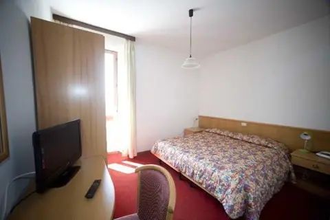 Geier Hotel in Torbole Casaglia — foto 2