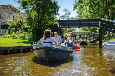Giethoorn Old Art Hotel in Giethoorn — foto 21