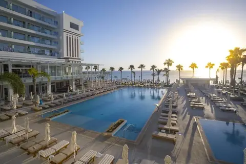 Constantinos The Great Beach Hotel in Παραλίμνι — foto 12
