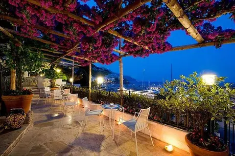 Hotel Aurora Amalfi in Amalfi — foto 9