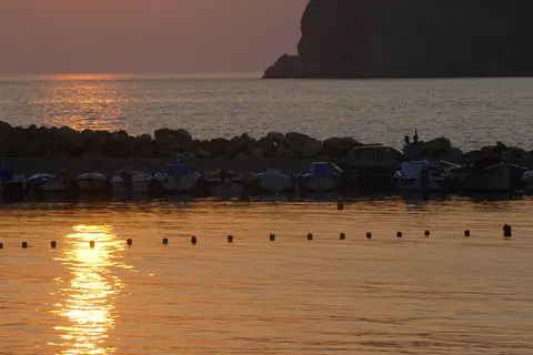 Dolphin Bay Seaside Resort & Suites in Γαλησσάς — foto 4