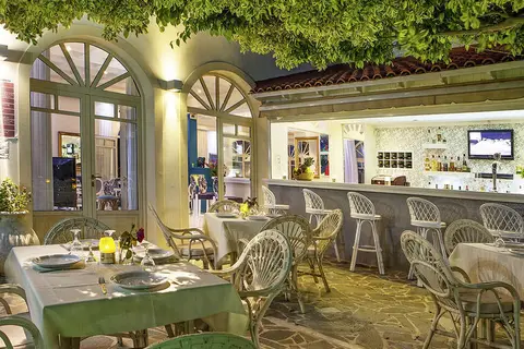 Princess Art Hotel in Μηνιά — foto 8
