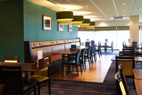 Holiday Inn Express Manchester Airport in Wythenshawe — foto 8
