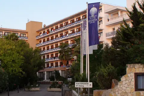 Hotel  AzuLine Bergantín in Sant Josep de sa Talaia — foto 12