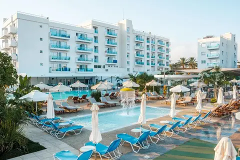 Kapetanios Bay Hotel in Παραλίμνι — foto 23