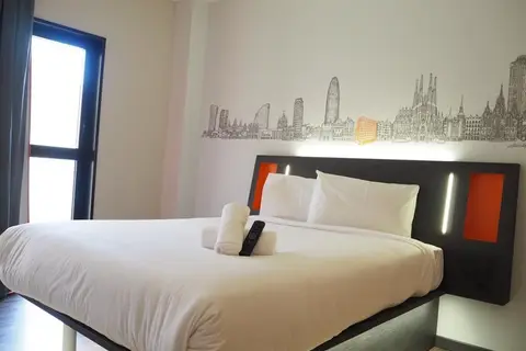 easyHotel Barcelona Fira in Barcelona — foto 14