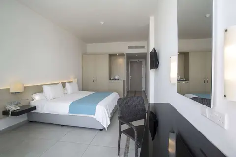 Mayfair Hotel in Paphos — foto 6
