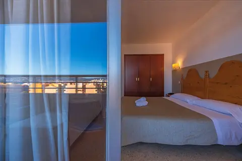 Aparthotel  Xon's Platja in Empuriabrava, foto 17