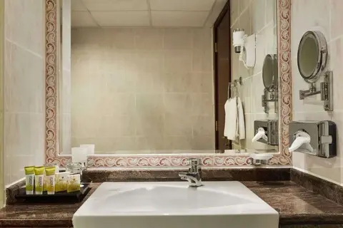 Ramada by Wyndham Beach Hotel Ajman in Ajman — foto 18