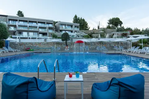 KBR Kassandra Bay Resort & Spa in Καλύβια — foto 5