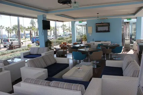 Sun Hall Hotel in Larnaca — foto 5