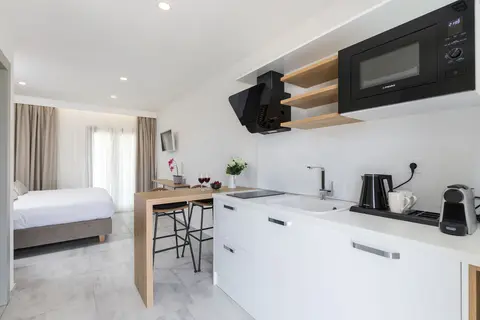 V Luxury Suites in Παλιούρι — foto 18