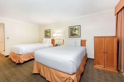 La Quinta Inn & Suites by Wyndham Ft Lauderdale Cypress Cr in Fort Lauderdale — foto 16