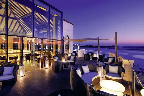 Intercontinental Abu Dhabi in البطين — foto 16