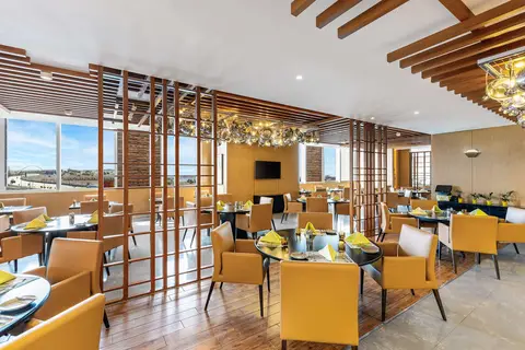 V Hotel Dubai Curio Collection by Hilton in دبي — foto 12