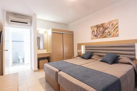 Vrissaki Hotel Apartments in Paralimni — foto 21
