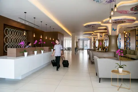 Vangelis Hotel & Suites in Παραλίμνι — foto 15