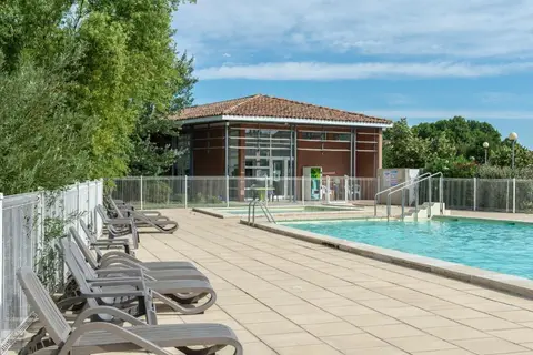 Vakantiepark Sun Hols Les Rives Du Lac in Saint-Saturnin-lès-Avignon
