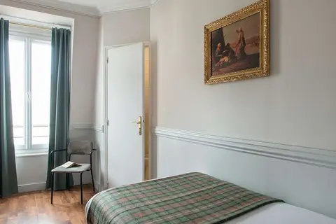 Hotel de la Porte Doree in Parijs — foto 14