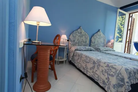 Hotel Kalura in Cefalu — foto 12