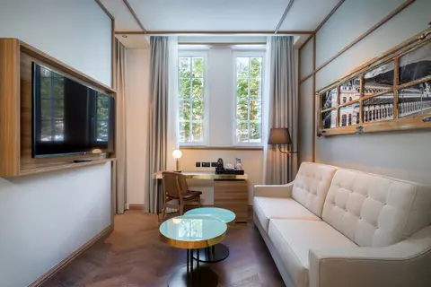 Canfranc Estación, a Royal Hideaway Hotel in Pyreneeën — foto 11