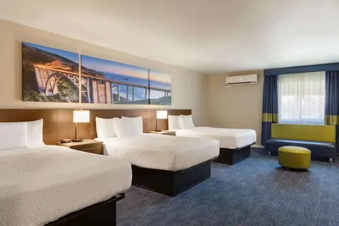 Days Inn & Suites by Wyndham Anaheim At Disneyland Park in Anaheim, foto 9