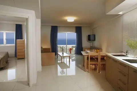 Sunrise Oasis in Παραλίμνι — foto 7