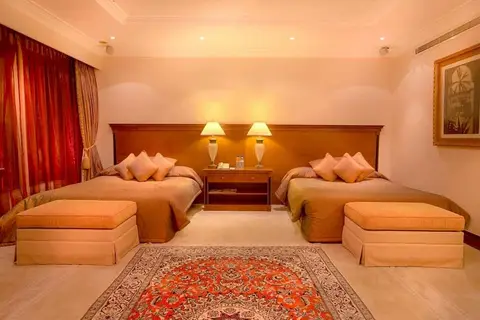 Corniche Hotel Abu Dhabi in الدَّانَةْ — foto 5