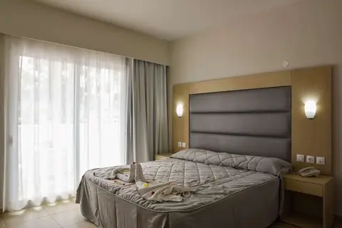 Marathon Hotel in Κολύμπια — foto 4
